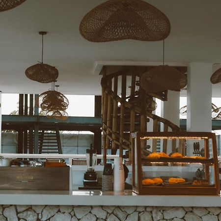 Hotel Kala Surf Camp Uluwatu Exterior foto